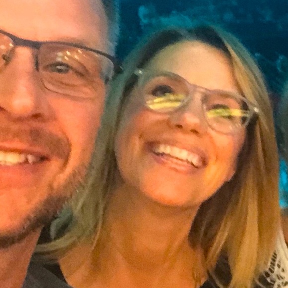 Meet your Posher, Elizabeth - Picture 1 of 2